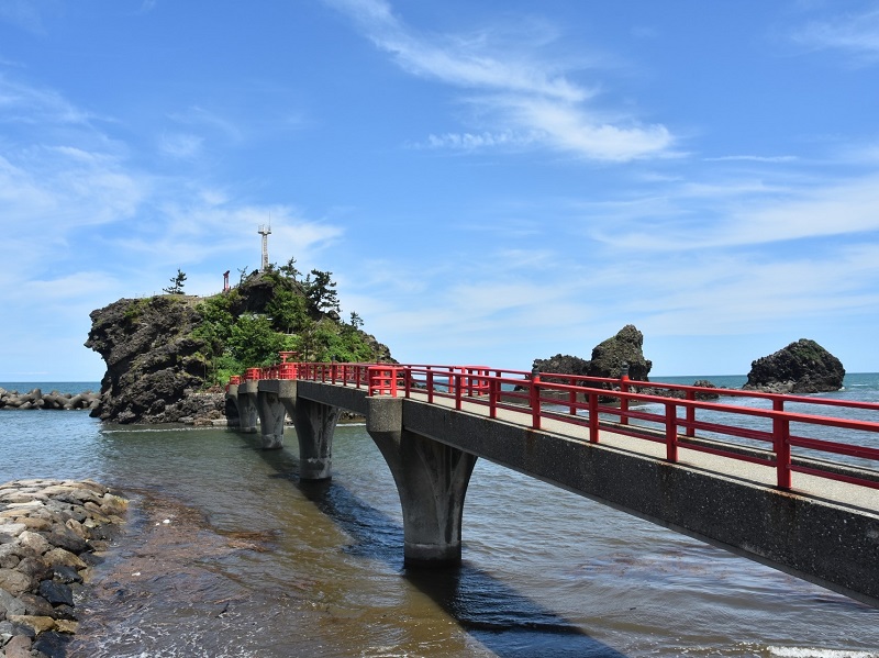 新潟県のおすすめ観光スポット！佐渡島や弥彦神社・越後湯沢温泉！